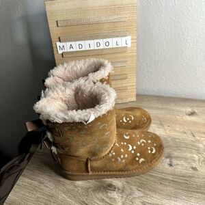 Ugg Kid’s 2 Bailey Bow Tan Moon and Stars Boots